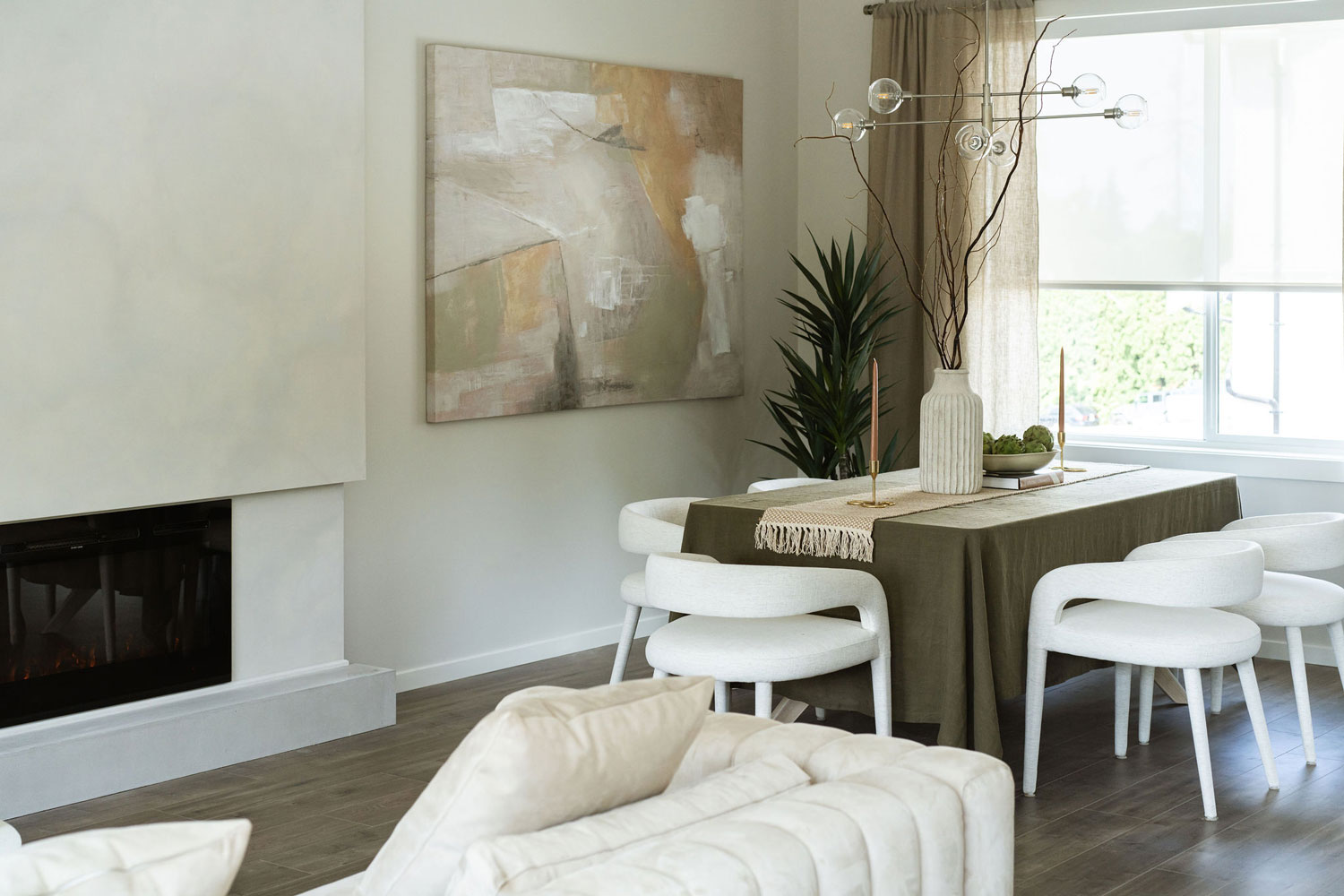 http://fox%20and%20aikins%20unit%20dining%20room%20view