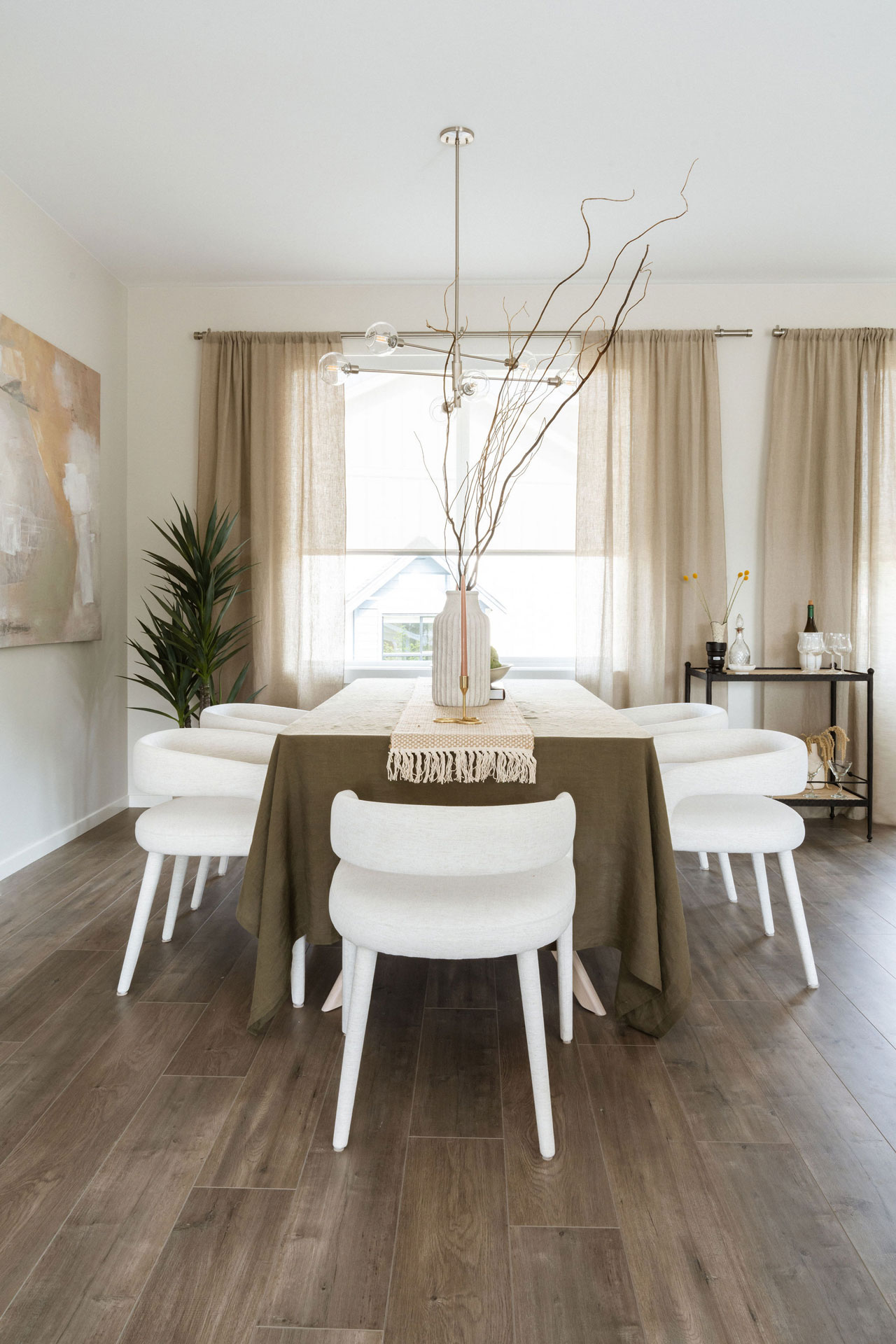 http://fox%20and%20aikins%20dining%20table