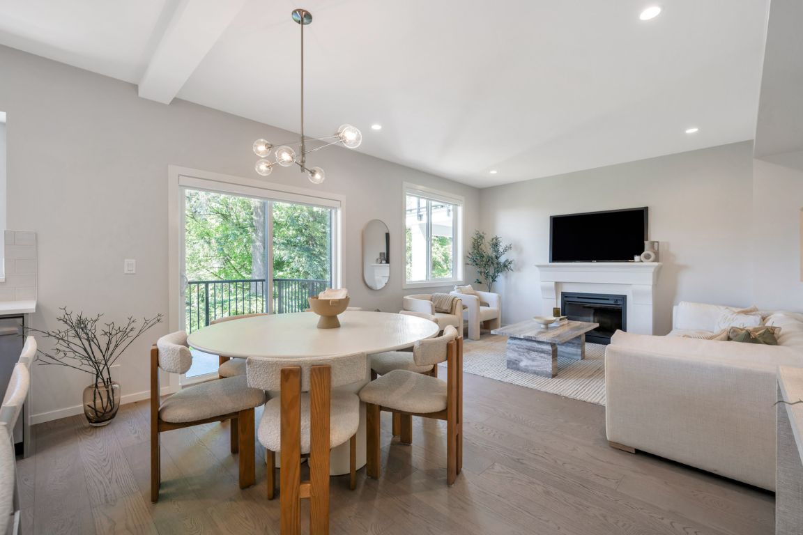 http://fox%20and%20aikins%20south%20kitchen%20and%20living%20room%20view%20with%20additional%20dining%20table